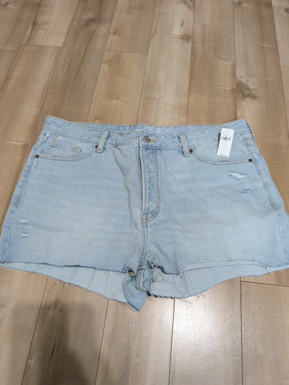 Old Navy High Rise OG Straight Distressed Denim Shorts Size 18 NWT